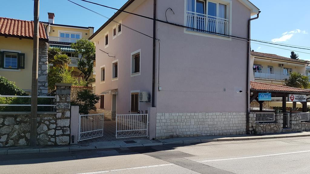 Apartman Sevilya Kostrena Esterno foto