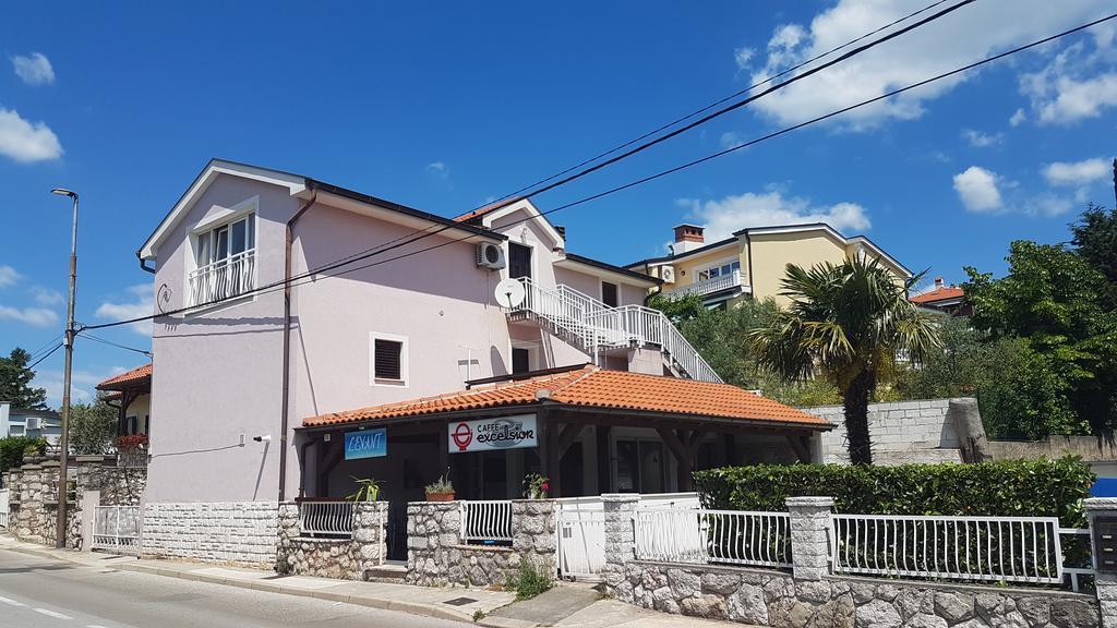 Apartman Sevilya Kostrena Esterno foto